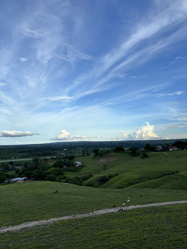  Sunset Views from Bukit Persaudaraan: A Must-See in Lombok 🌅🏔️