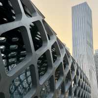 春繭體育館-極具建築特色，造型流暢且富有動感