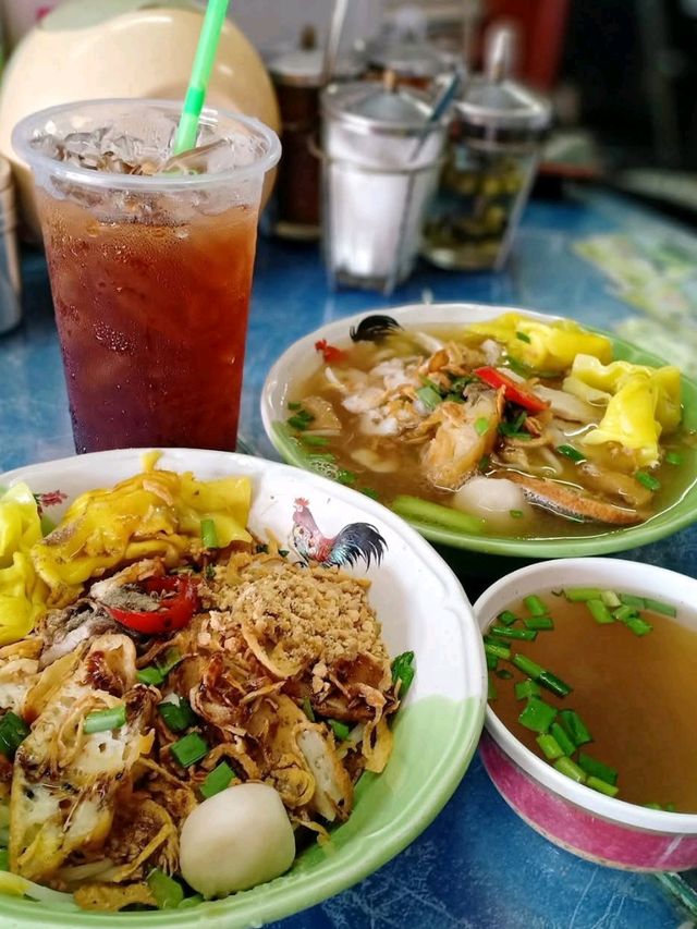 โกยูรหมีฮกเกี๊ยน 🍜 ตำนานของอร่อยคู่ภูเก็ต