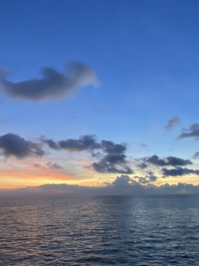 Chasing the Sun: Stunning Sunrise Views from the Balcony of Spectrum of the Seas