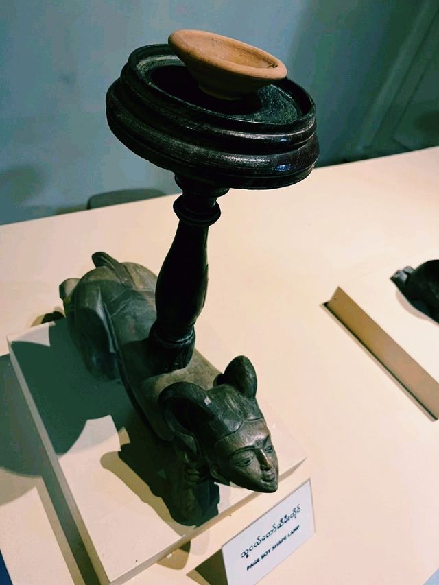 緬甸仰光著名博物館景點：緬甸國家博物館，適合打卡拍照📸