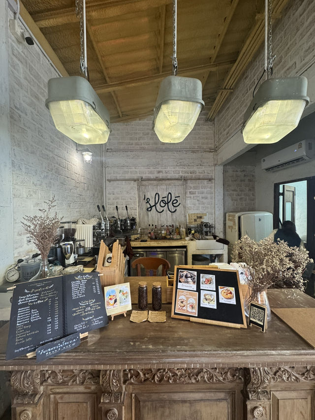 คาเฟ่ลับกลางสวนเขียว Slole Cafe & Garden โชคชัย4
