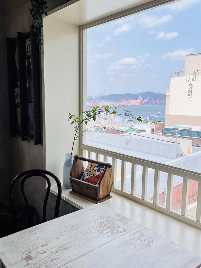 釜山影島這家歐風海景咖啡廳 連狗狗都能一起賞海！잠봉뵈르控的天堂就在這！