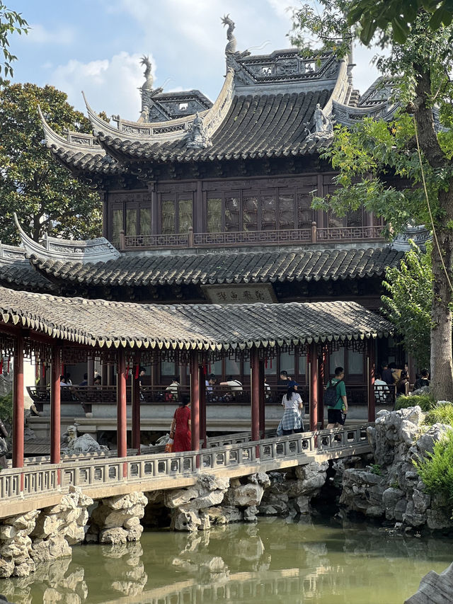🌿 “도심 속에서 만나는 고요한 고전의 세계 – 상하이 예원 (豫园)”