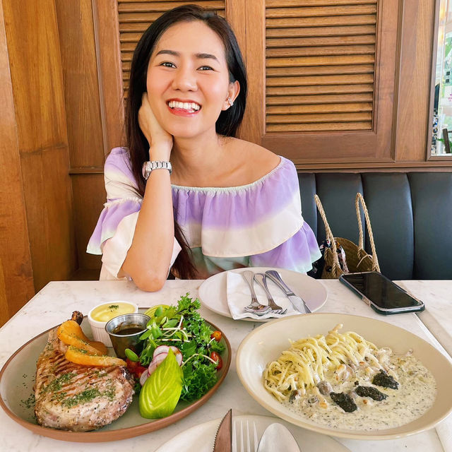 ร้าน Dear Friend, Cafe & Restaurant เชียงราย