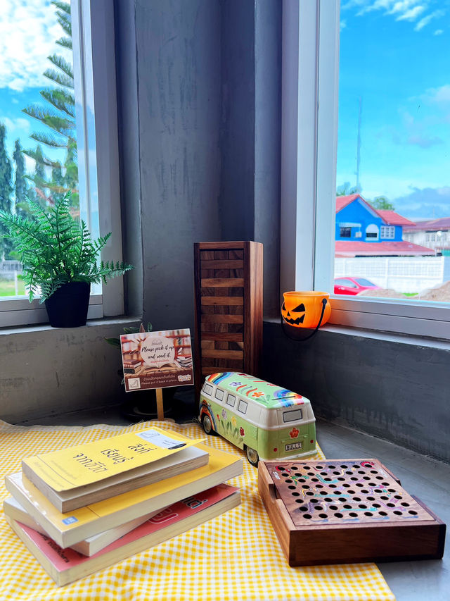 คาเฟ่สไตล์มินิมอล S-Curve Coffee