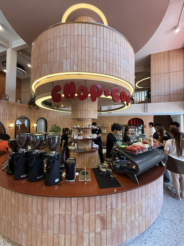CHOP & COP - คาเฟ่เปิดใหม่ย่านสันป่าตอง