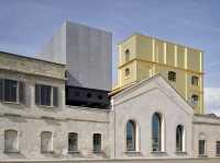 🎨 舊工廠裡的當代藝術實驗場｜Fondazione Prada 普拉達藝術基金會
