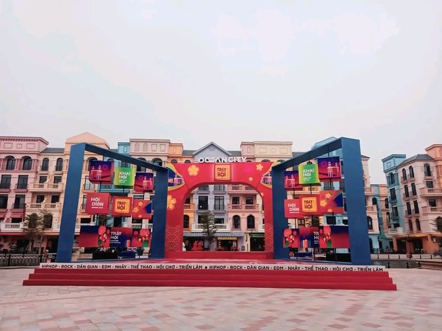 Wow Wow✨️ ที่ Grand World ในHanoi