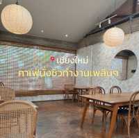 คาเฟ่นั่งชิวทำงานเพลินๆ ที่เชียงใหม่ ✨
