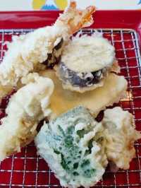 กรอบนอก นุ่มใน ที่ Fuji Tempura Idaten