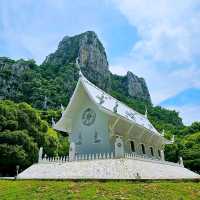 วัดถ้ำพระโพธิสัตว์โดดเด่นด้วยความสวยงามของธรรมชาติ