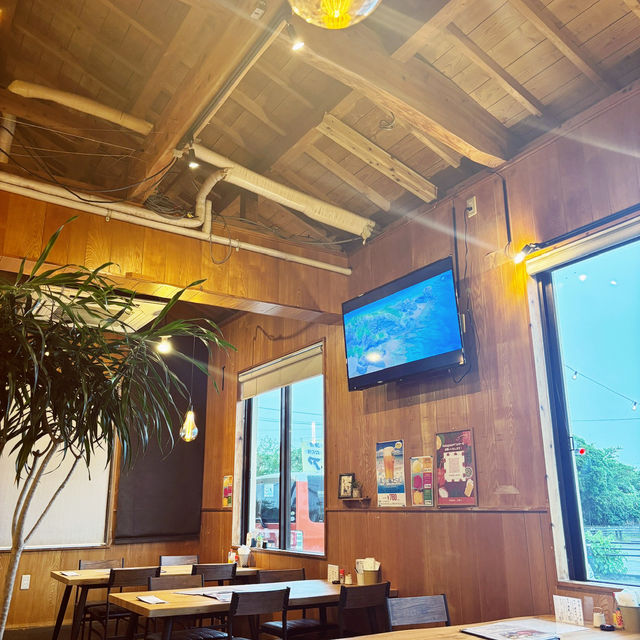【沖繩肉処 名護や】🍲 日式木屋涮涮鍋！黑毛和牛入口即化，店員服務超貼心✨  