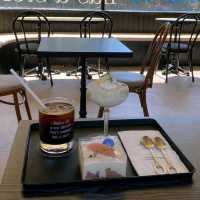 Deokmi Concierge Cafe