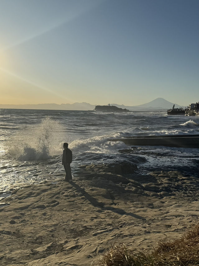 Kamakura Day Trip Guide: Temples, Trains, and Seaside Chill