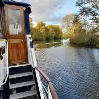 Thames Path at Mapledurham Lock