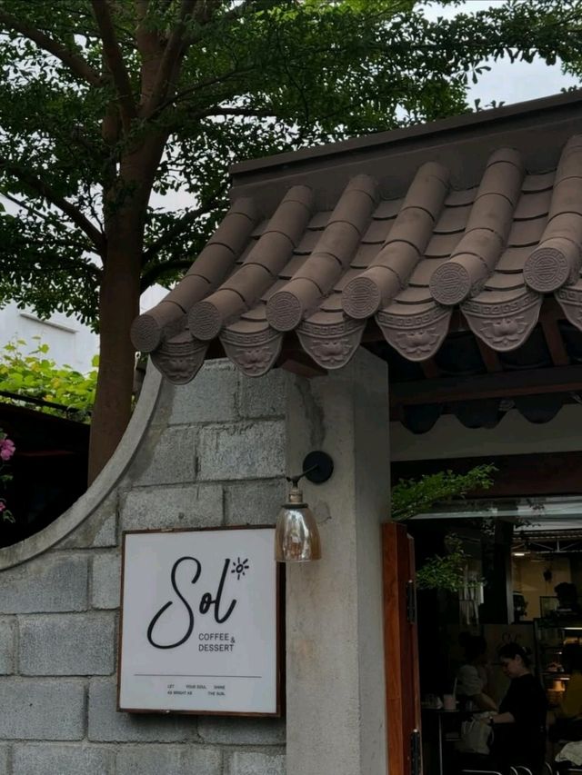 Sol Coffee & Desserts