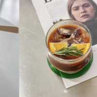 🕰️ Intersect.hdy  คาเฟ่มินิมอลเท่ ๆ ใจกลางคอหงส์ 