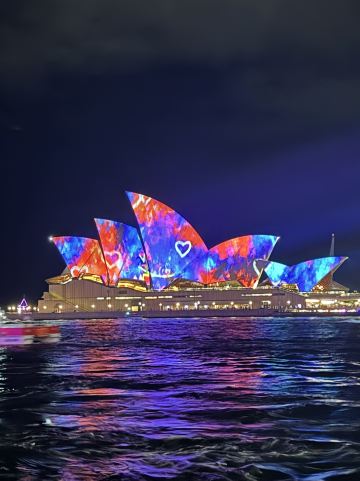 シドニーが光に包まれる特別な季節✨Vivid Sydney」に行ってきました