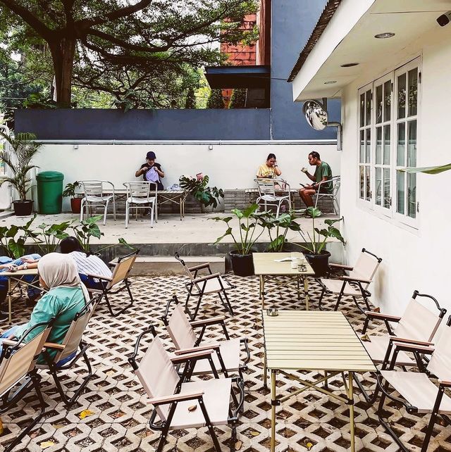 36 Home Garage Cafe