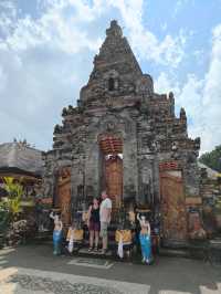 🌺 Ceremonial Reflections: A Walk Through Ulun Danu Beratan Park