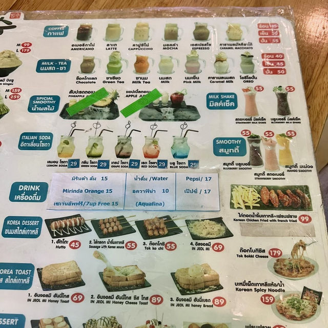 雪のようにふわふわの氷とたっぷりのトッピングが魅力のお店🇹🇭