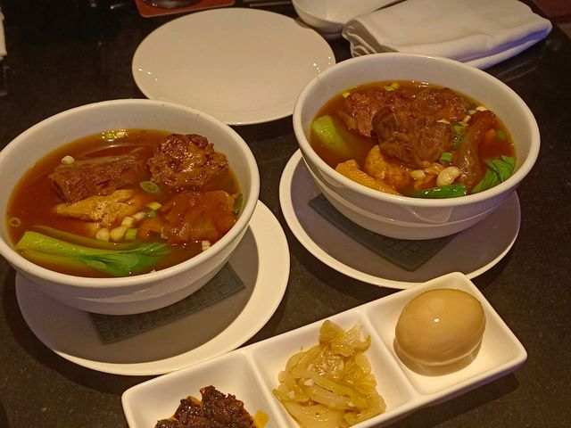 台北君悅酒店，Cheers歡飲廊
