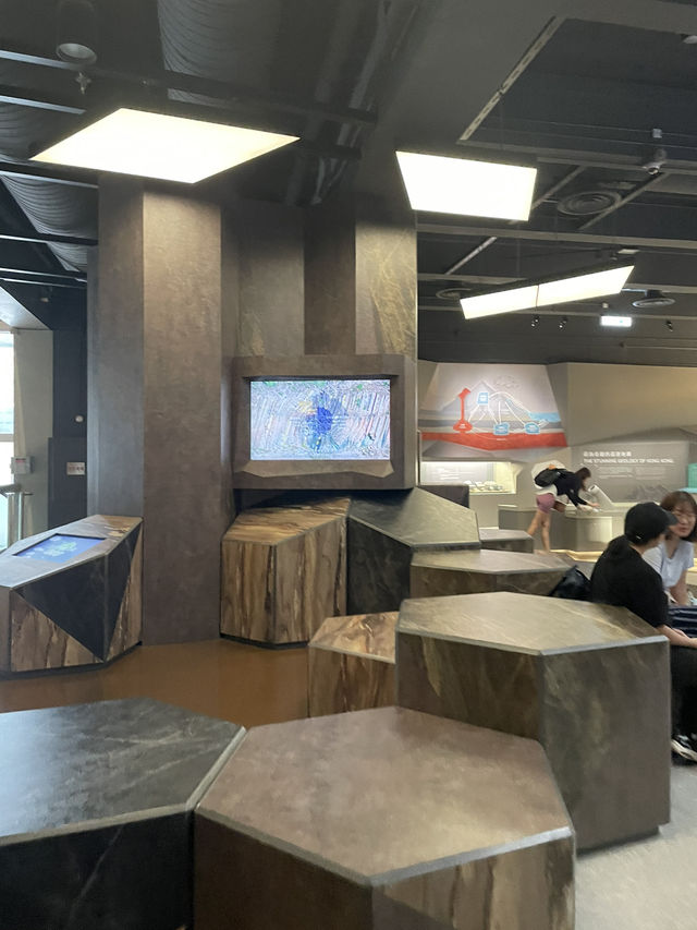 🇭🇰 Earth Science Gallery in Hong Kong Science Museum  🇭🇰 Earth Science Gallery in Hong Kong Science Museum