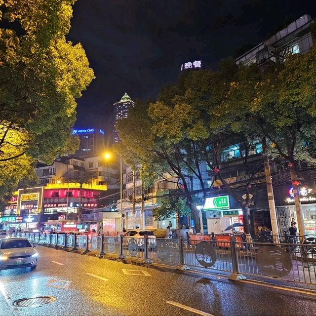 Night Stroll Around Jiaxiu Pavilion