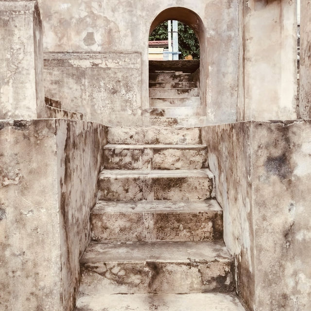🌿✨ Warungboto: Yogyakarta’s Hidden Royal Bath Complex – A Solo Traveler’s Guide