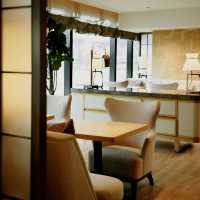 Harbor Harmony, Contemporary Ease