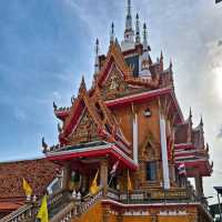 สักการะหลวงพ่อโต พระพุทธโสธรจำลองที่เมืองปากน้ำ