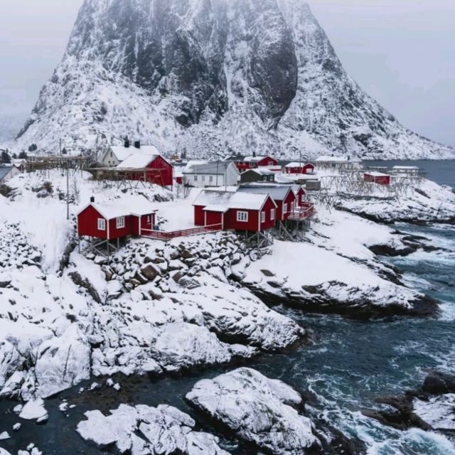 挪威羅弗敦群島的極光衝浪