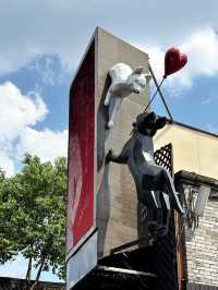 Chengdu’s Kuan Zhai Alley: Where History Meets Modern Buzz