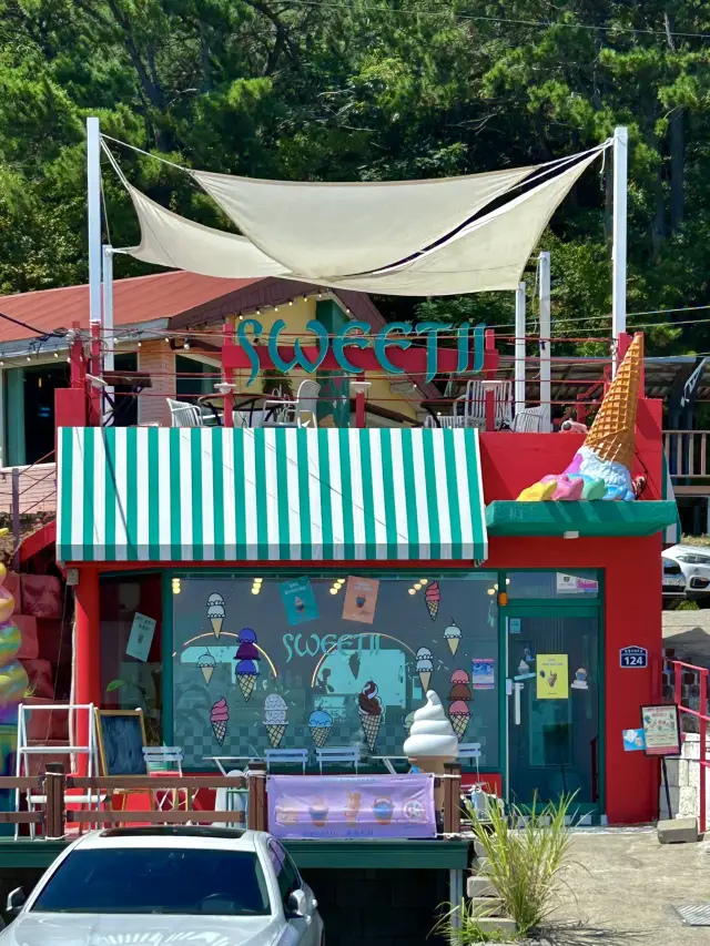 釜山松亭のアイスクリームカフェ「スウィーティー・トンカンアジ」