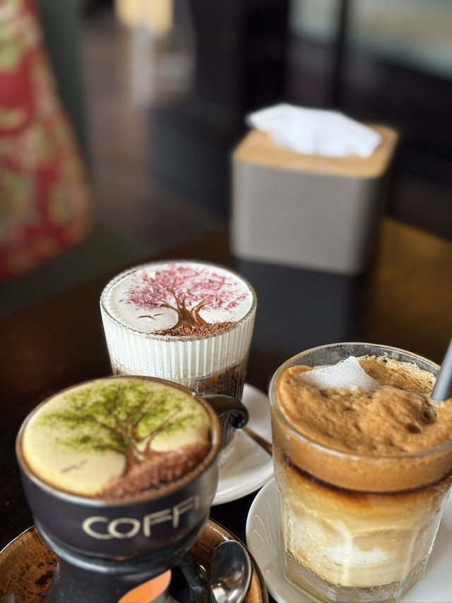 🏮 越南會安古城：燈籠與美食的浪漫時光之旅！🌸✨