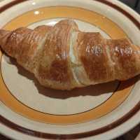 【東京/代々木上原🇯🇵】洗練された空間で焼きたてパンを楽しむ🍞Cafe BOLT