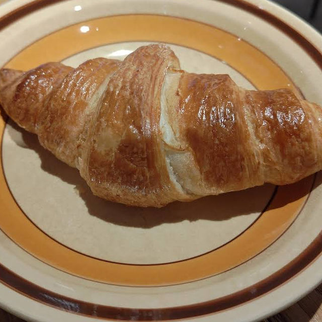 【東京/代々木上原🇯🇵】洗練された空間で焼きたてパンを楽しむ🍞Cafe BOLT 【東京/代々木上原🇯🇵】洗練された空間で焼きたてパンを楽しむ🍞Cafe BOLT
