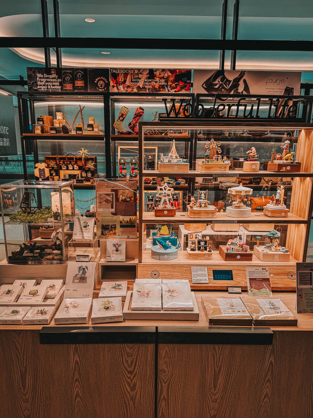 Where Stories, Lifestyle, and Inspiration Meet – Eslite Bookstore