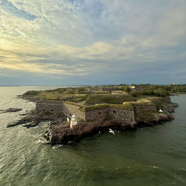 🇫🇮ヘルシンキの海中宝島、歴史と冒険の楽園！ 🏰✨