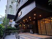 位於礁溪的【東旅京閣屋】，以純正日式風格打造，從建築外觀到室內設計，都散發著淡雅的和風氣息