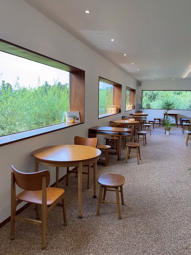 Jeju’s Cutest Café — The Giant Orange Basket!