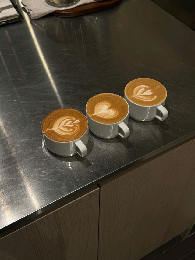 화이트우드 무드의 신상 감성카페 — 코클렌(Coclen) 화이트우드 무드의 신상 감성카페 — 코클렌(Coclen)