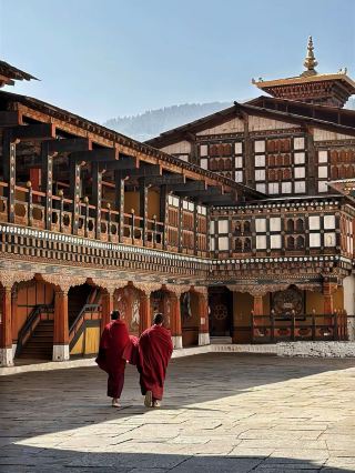 𝐁हुतान 🇧🇹 𝘓𝘢𝘯𝘥 𝘰𝘧 𝘵𝘩𝘦 𝘛𝘩𝘶𝘯𝘥𝘦𝘳 𝘋𝘳𝘢𝘨𝘰𝘯