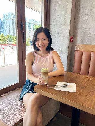 Loving this newly opened wood-toned cafe in Tai Po. Sunlight pours in through the floor-to-ceiling windows, making the all-day breakfast and coffee feel incredibly fresh and natural.
