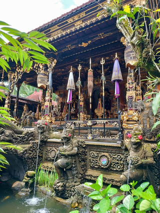 Di Balik Keramaian: Menjelajahi Puri Langon, Istana Kerajaan Tersembunyi Ubud 🏛️✨