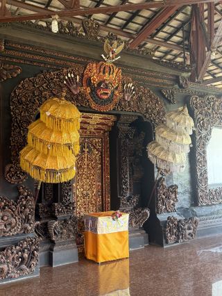 ✨ A Glimpse of Bali in Surabaya: Mesmerising Balinese Dance at Pura Agung Jagat Karana 🇮🇩