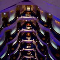 THE MOST LUXURIOUS HOTEL IN DUBAI