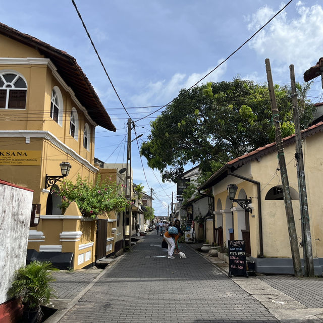 🏰✨ Exploring Galle Fort: A Journey Through History! ✨🏰
