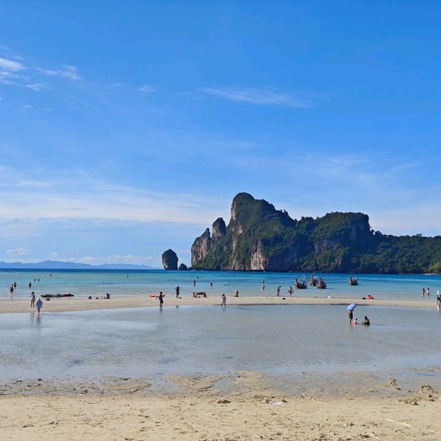 🌅 Wandering Phi Phi: A Slow Travel Escape